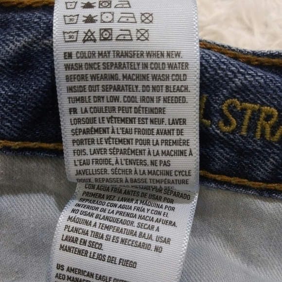 American Eagle Outfitters Original Blue Dark Wash Mid Rise Straight Denim Jean - Picture 8 of 8